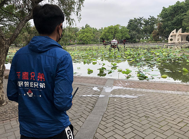 利用植保無(wú)人機(jī)開展公園樹林病蟲害防治