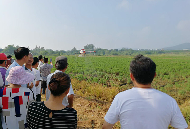 當(dāng)涂縣開展無人機(jī)植保飛防演示