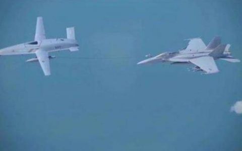 美國海軍飛行員開始學習“飛行”MQ-25無人加油機