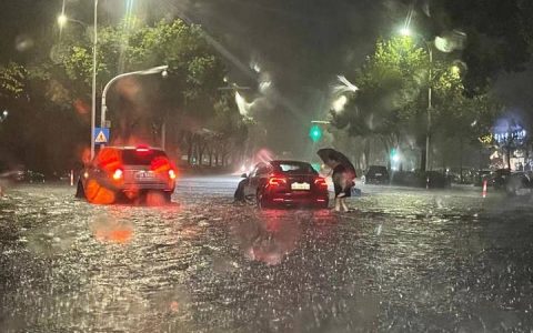 杭州暴雨:有車庫被淹